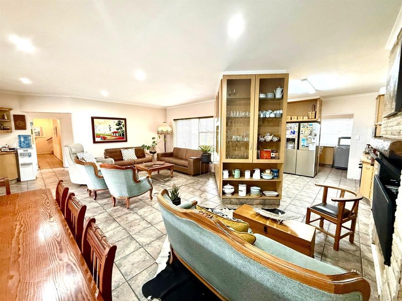 3 Bedroom House For Sale in Tafelzicht, Malmesbury - Photo 7