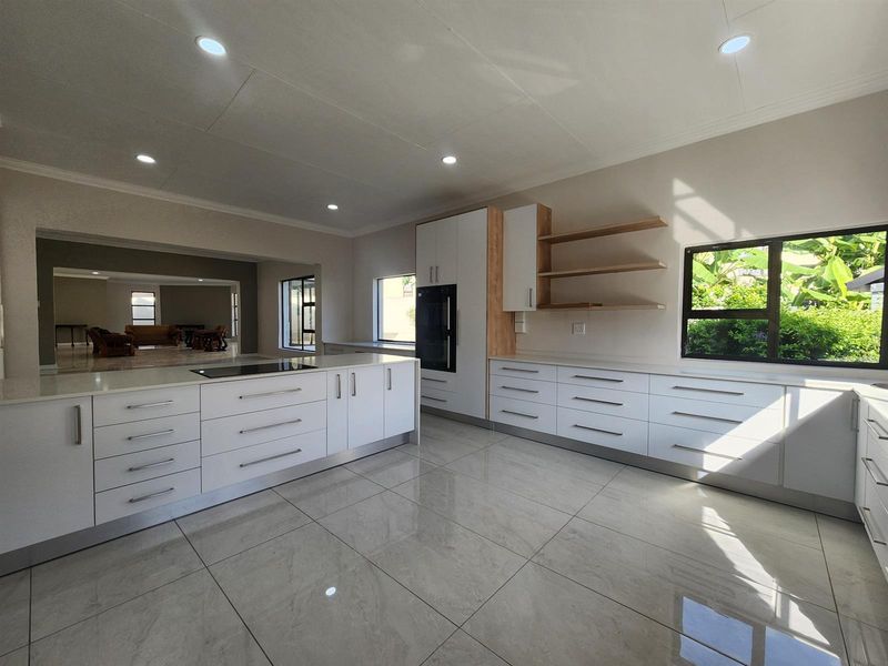 Contemporary Family Living with Added Versatility in Golden Acres Estate - Photo 7