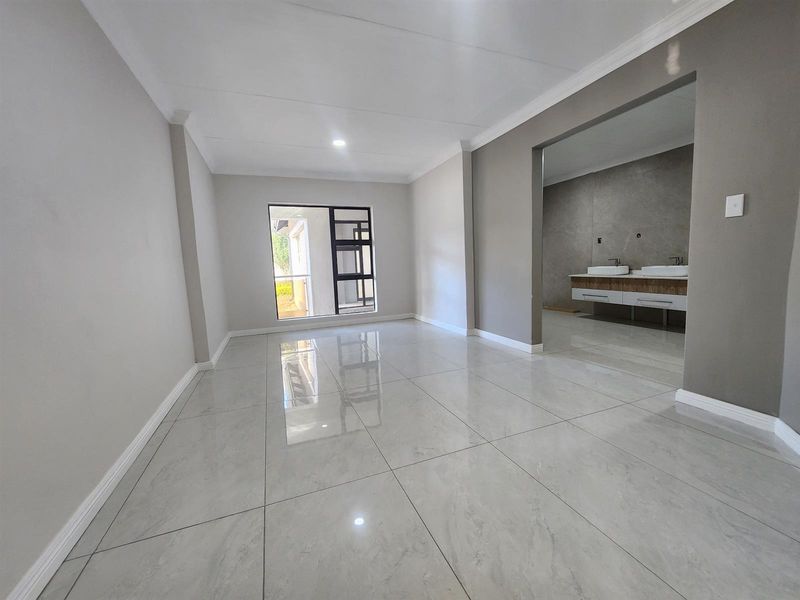 Contemporary Family Living with Added Versatility in Golden Acres Estate - Photo 4