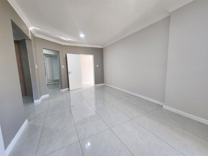 Contemporary Family Living with Added Versatility in Golden Acres Estate - Photo 9