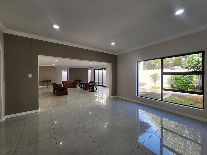 Contemporary Family Living with Added Versatility in Golden Acres Estate - Photo 2