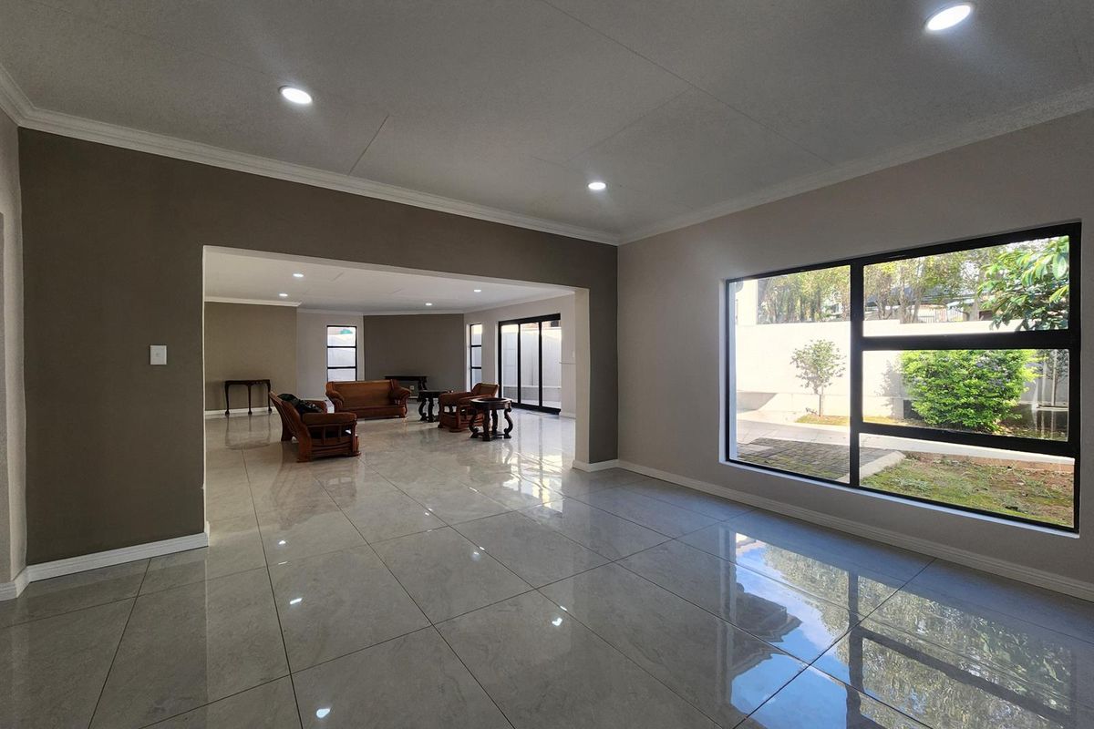 Contemporary Family Living with Added Versatility in Golden Acres Estate - Photo 2