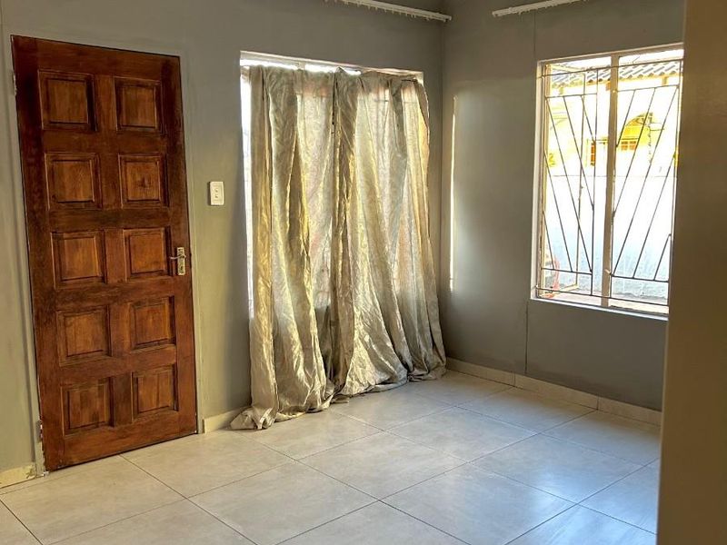 2 Bedroom House to Rent in Soshanguve B2, Utilities Included - Photo 10