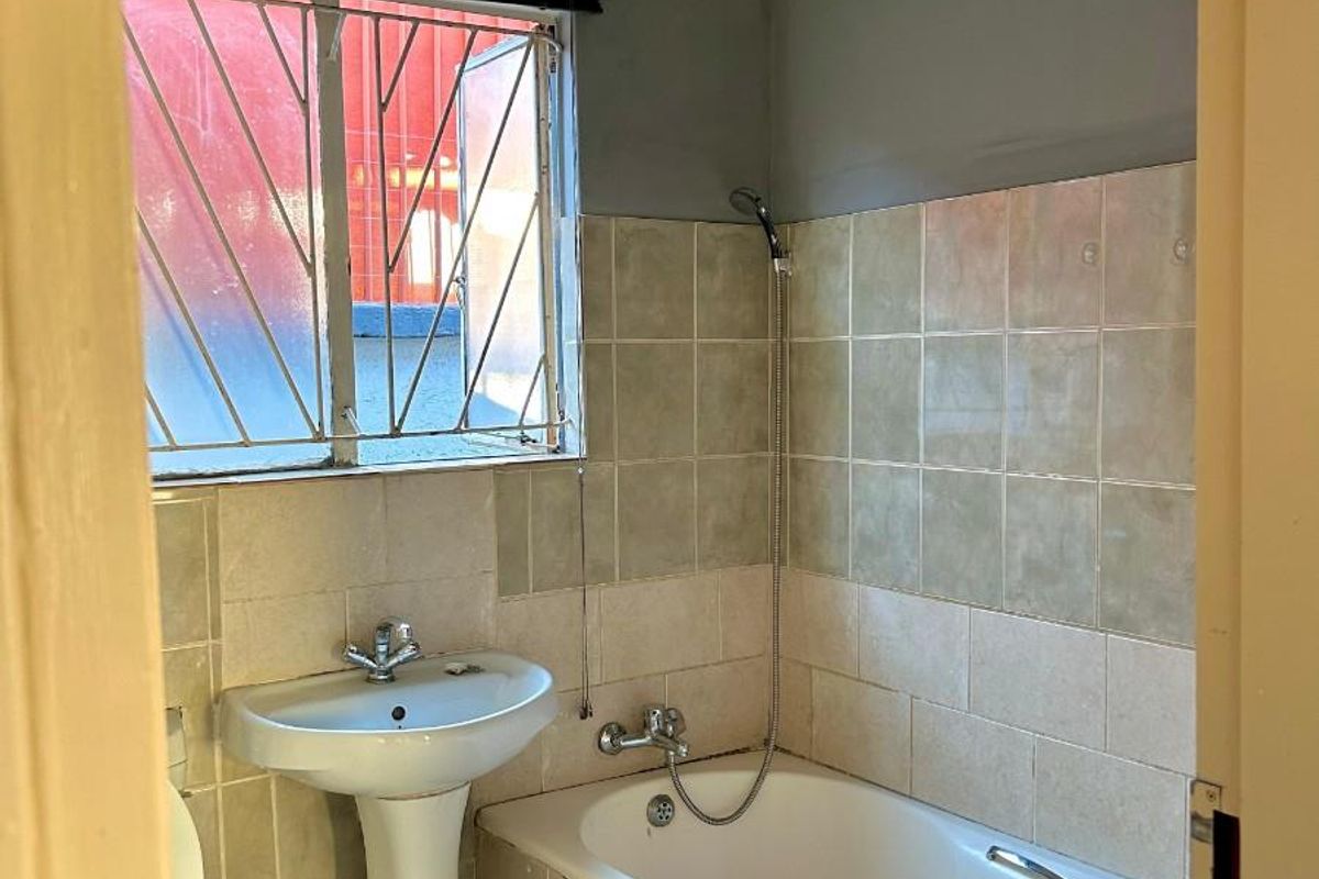 2 Bedroom House to Rent in Soshanguve B2, Utilities Included - Photo 2