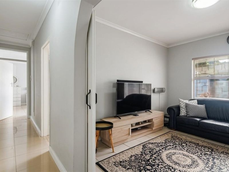 Immaculate Family Home - Prime Spot, Walking Distance to Goodwood Primary! - Photo 10