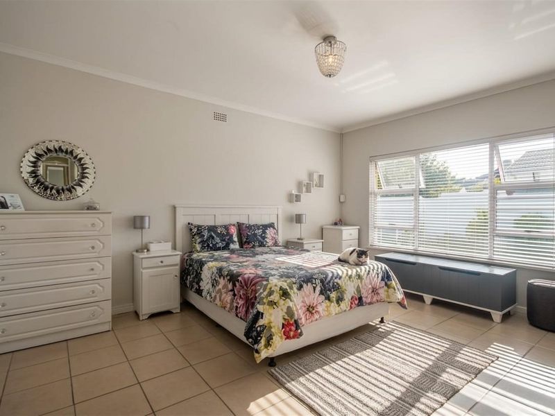 Immaculate Family Home - Prime Spot, Walking Distance to Goodwood Primary! - Photo 8