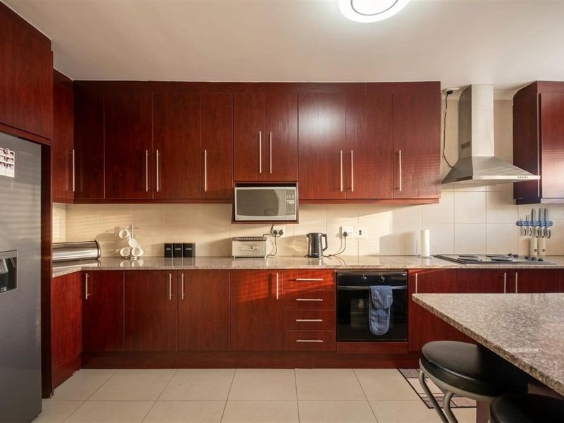 Immaculate Family Home - Prime Spot, Walking Distance to Goodwood Primary! - Photo 4