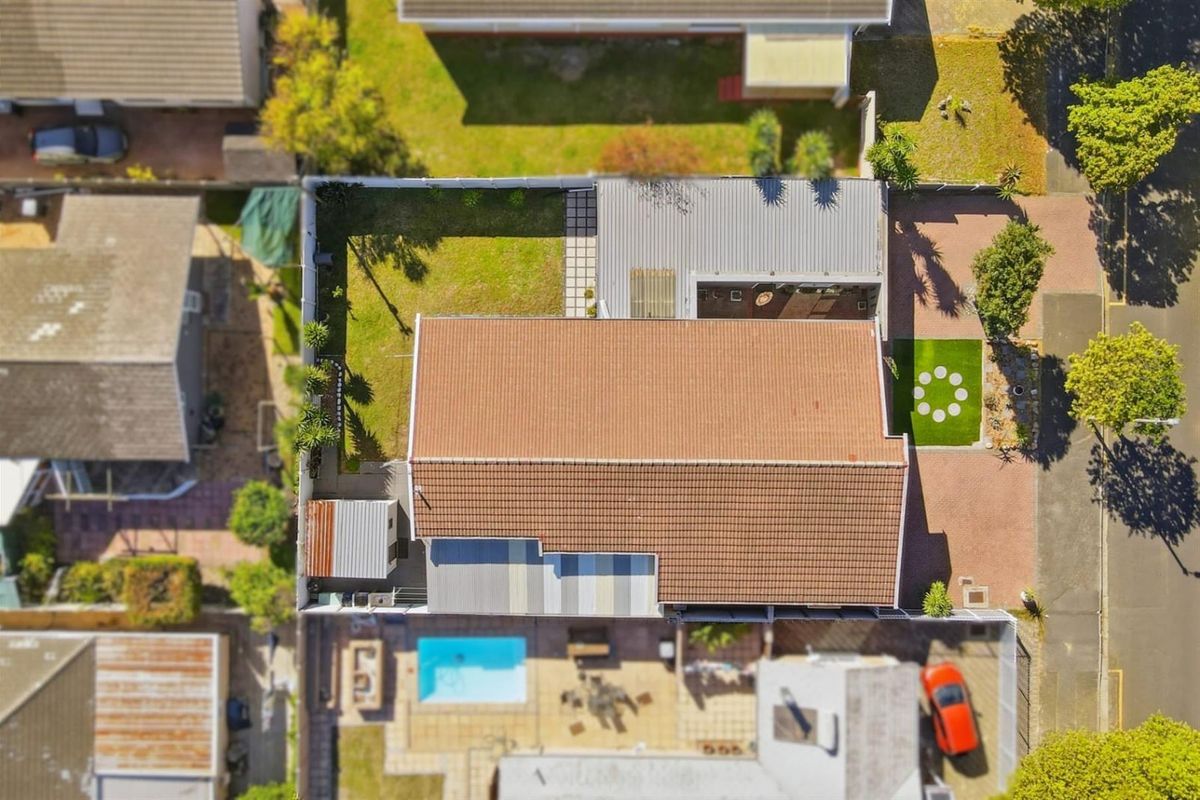 Immaculate Family Home - Prime Spot, Walking Distance to Goodwood Primary! - Photo 2