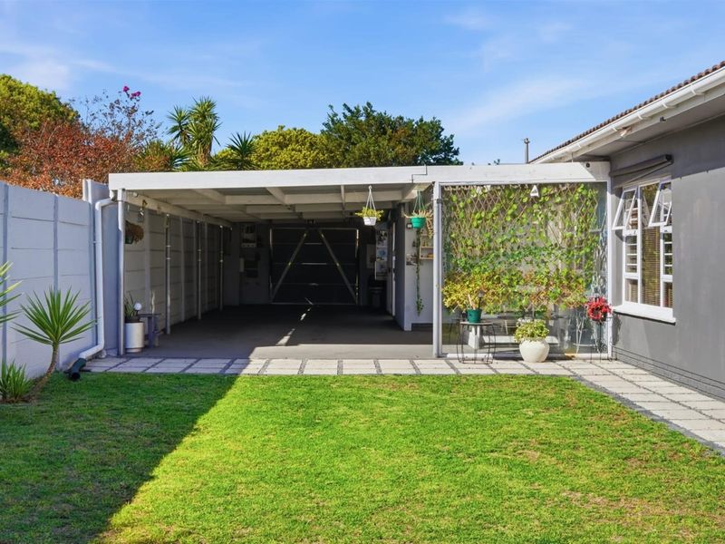Immaculate Family Home - Prime Spot, Walking Distance to Goodwood Primary! - Photo 6