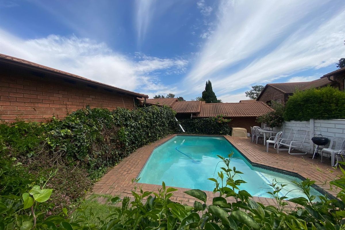 Apartment To Rent in Ferndale Randburg Gauteng - Photo 2