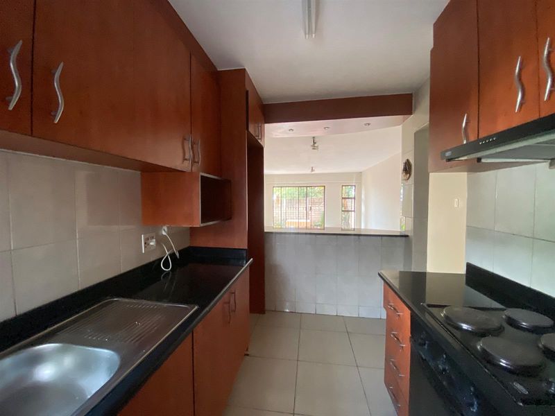 Apartment To Rent in Ferndale Randburg Gauteng - Photo 3