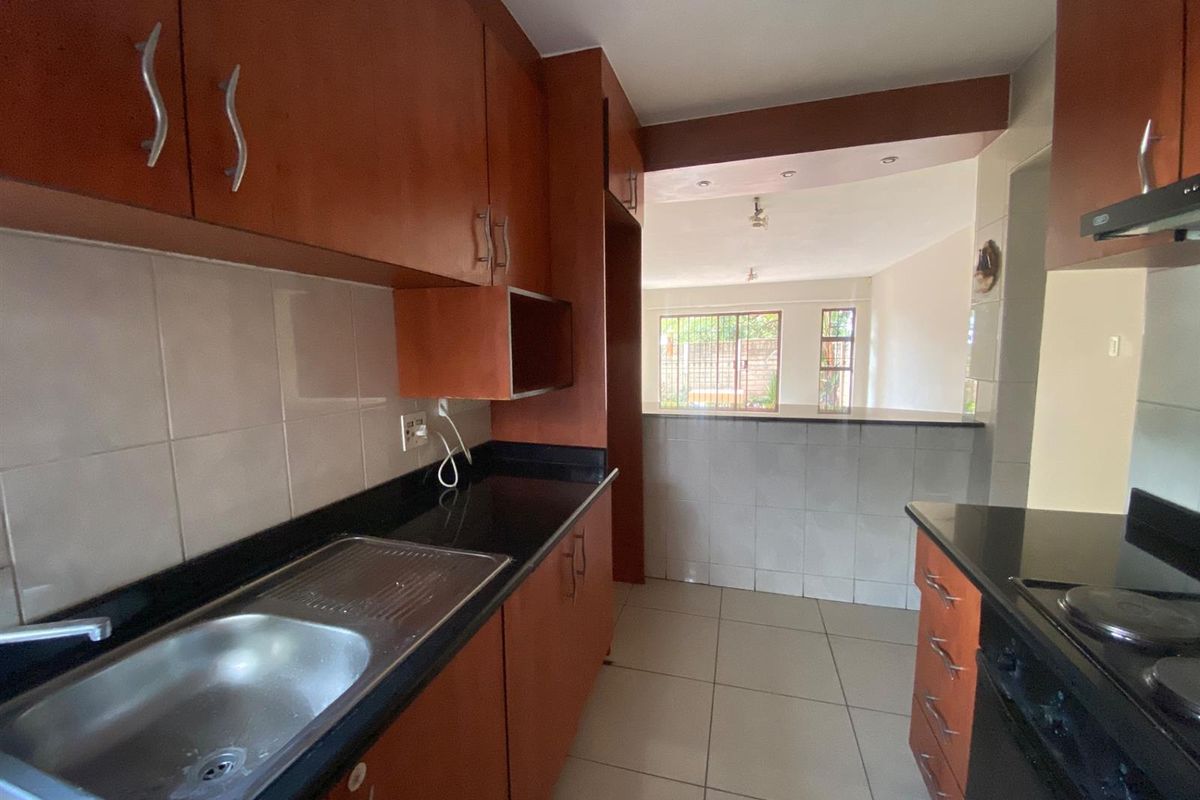 Apartment To Rent in Ferndale Randburg Gauteng - Photo 4