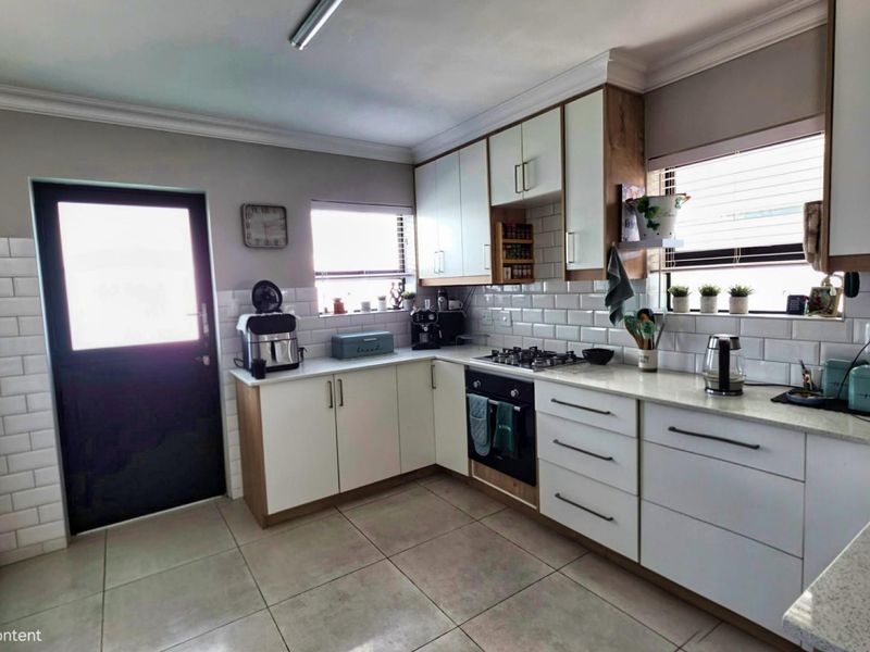 House For Sale in Dana Bay Mossel Bay Western Cape - Photo 3