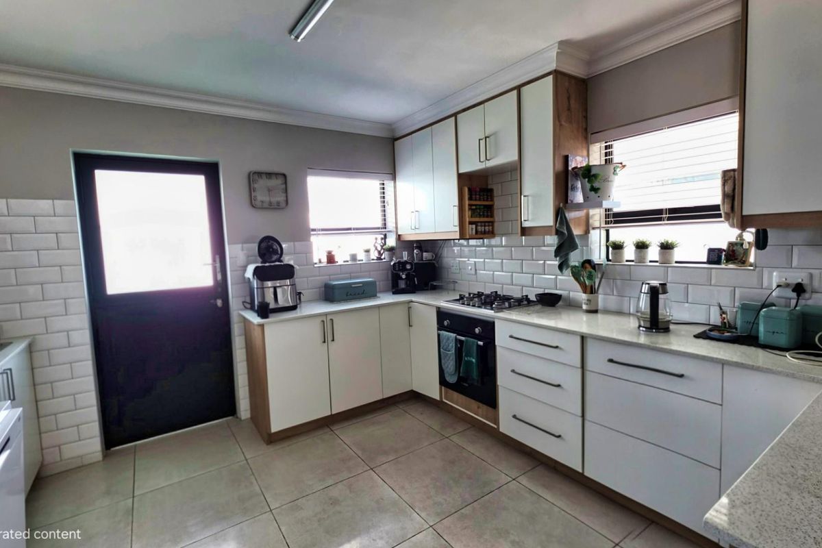 House For Sale in Dana Bay Mossel Bay Western Cape - Photo 3