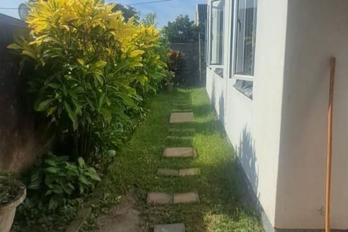 3 Bedroom House for Sale in Woodview, Phoenix, KwaZulu Natal - Photo 2