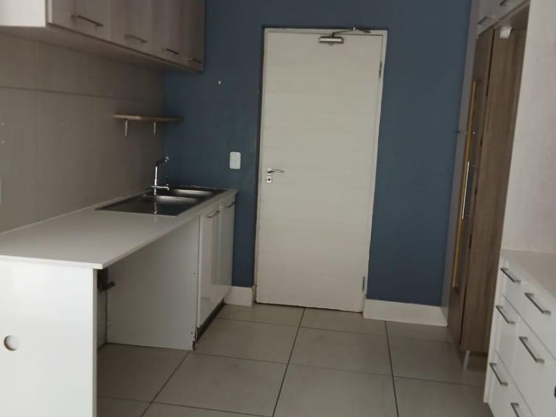 4 Bed,Pet Friendly Duplex To Rent in Bryanston, Sandton - Photo 7