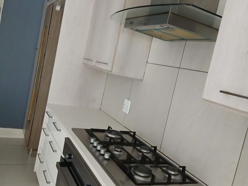 4 Bed,Pet Friendly Duplex To Rent in Bryanston, Sandton - Photo 6