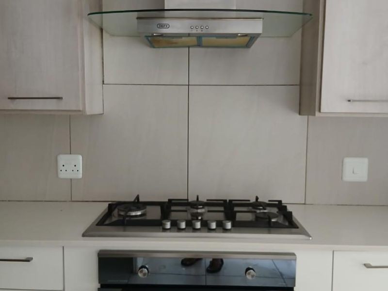 4 Bed,Pet Friendly Duplex To Rent in Bryanston, Sandton - Photo 4