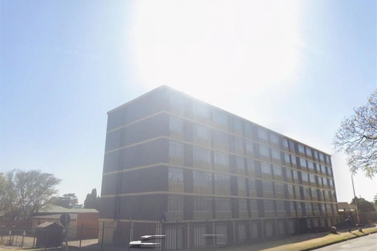 Apartment Block For Sale in Witbank Ext 5, Witbank - Photo 3