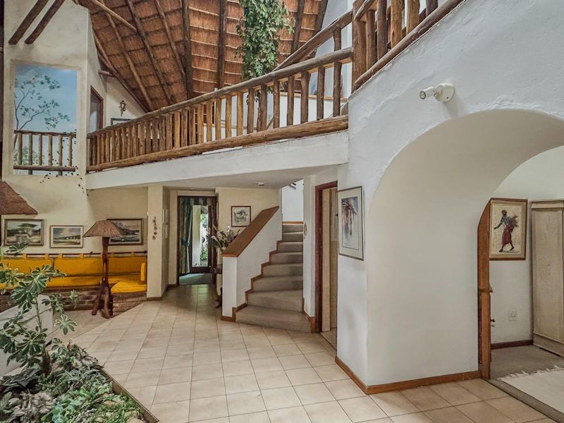 Expansive 5 Bedroomed  Family Home on Prime Street - Photo 6