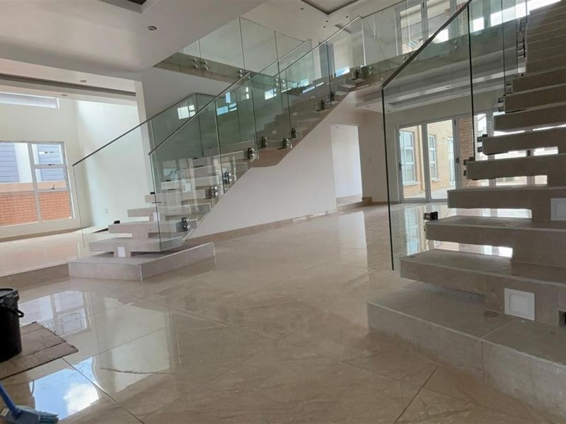 A Luxurious  Dream Home For Sale in Helderwyk, Brakpan - Photo 8