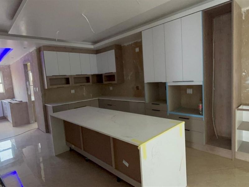 A Luxurious  Dream Home For Sale in Helderwyk, Brakpan - Photo 7