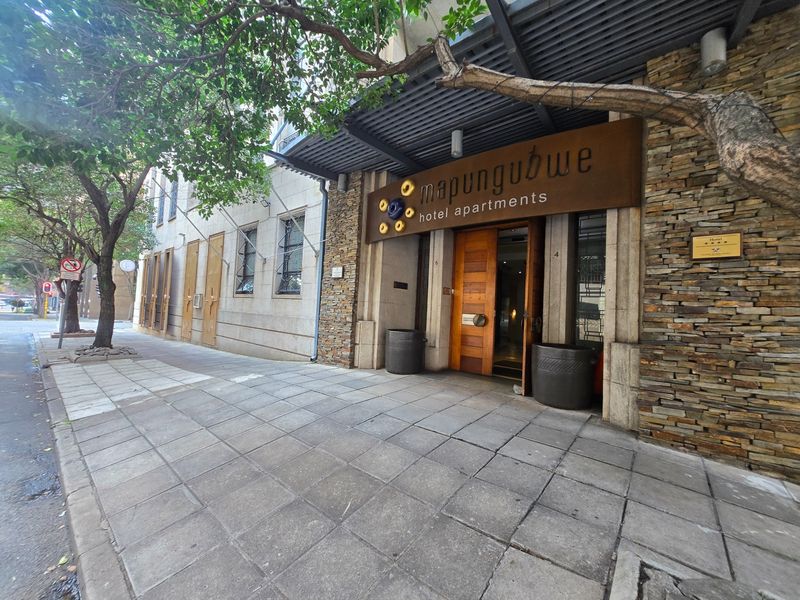 Secure, Contemporary Apartment living in the City - Marshalltown - Photo 2