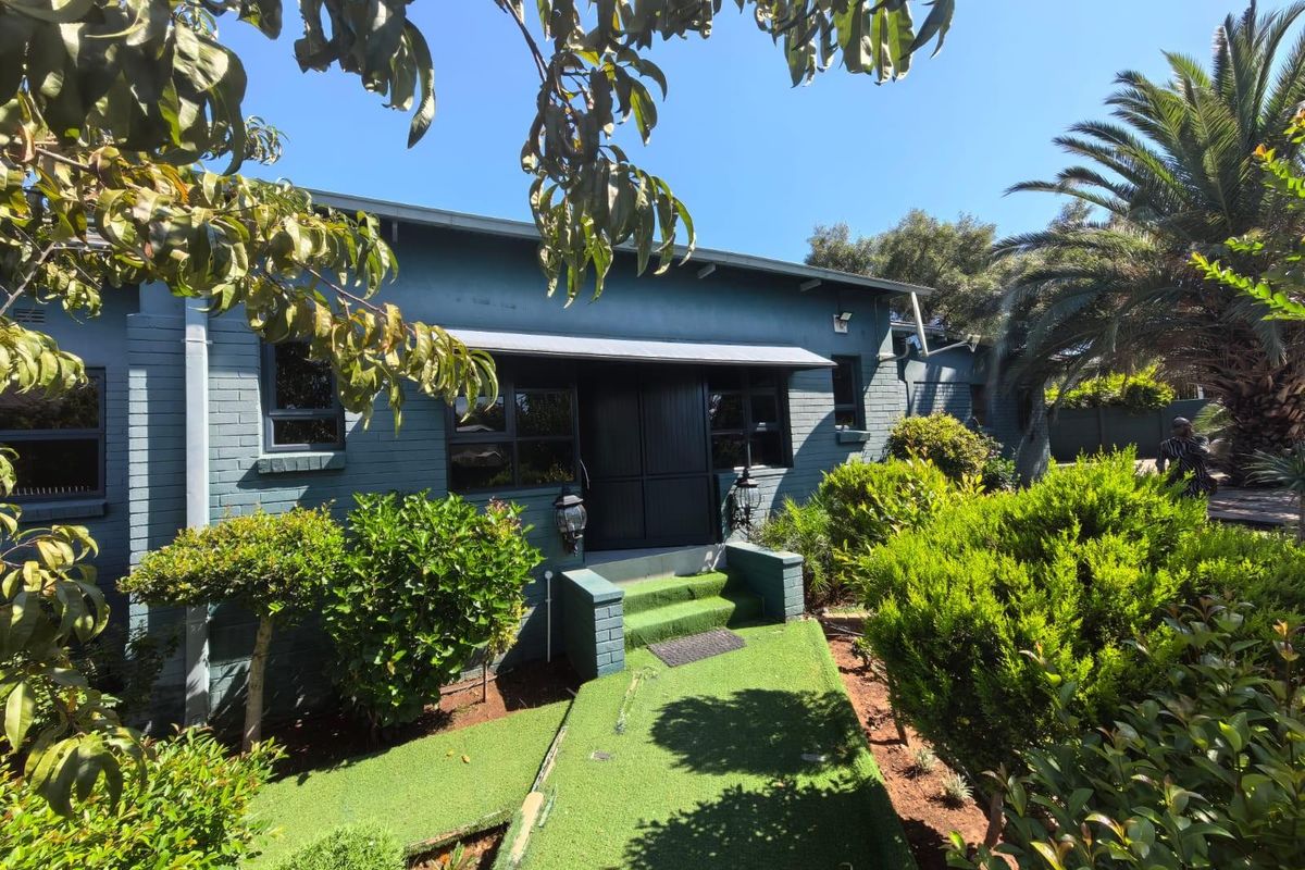 A Garden Sanctuary with Endless Potential in Heart of Herlear, Kimberley - Photo 2