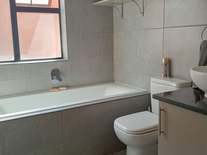 2 BEDROOM 2 BATHROOM APARTMENT IN FERNDALE - Photo 9