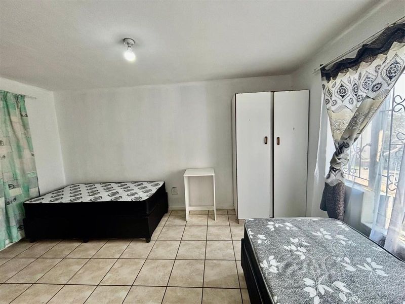Prime Scottsville Apartment | Walk to UKZN | High-Return Unit +/- R12k pm | Secured Complex - Photo 6