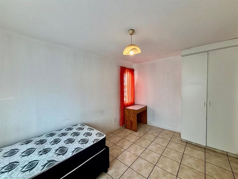 Prime Scottsville Apartment | Walk to UKZN | High-Return Unit +/- R12k pm | Secured Complex - Photo 5