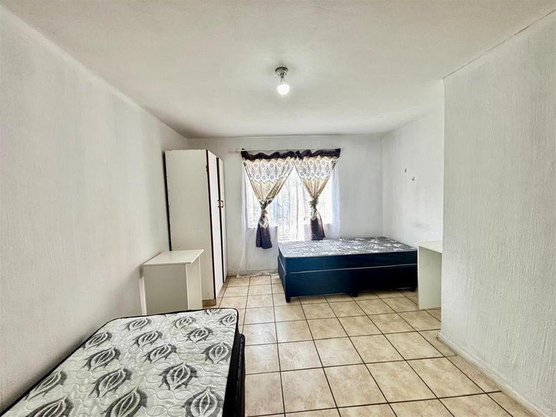 Prime Scottsville Apartment | Walk to UKZN | High-Return Unit +/- R12k pm | Secured Complex - Photo 7