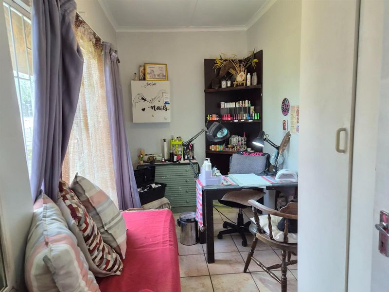 Affordable 2-Bedroom Home in Denneoord, Garden Route - Photo 3