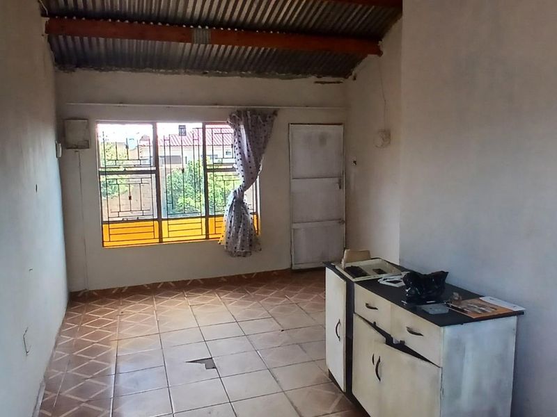 Investor's Collection in Soshanguve - Photo 3
