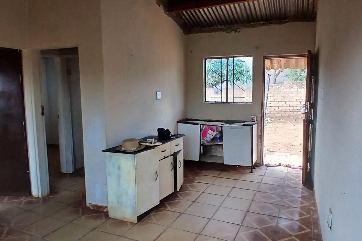 Investor's Collection in Soshanguve - Photo 4