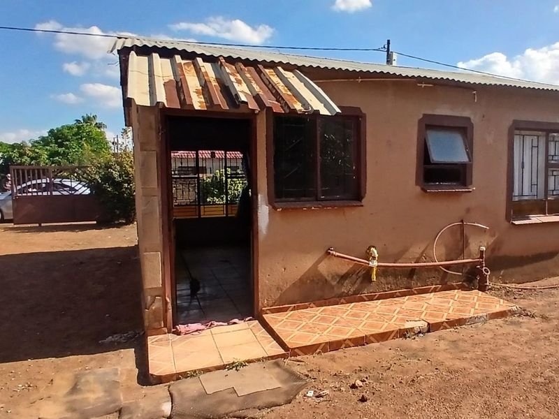 Investor's Collection in Soshanguve - Photo 2