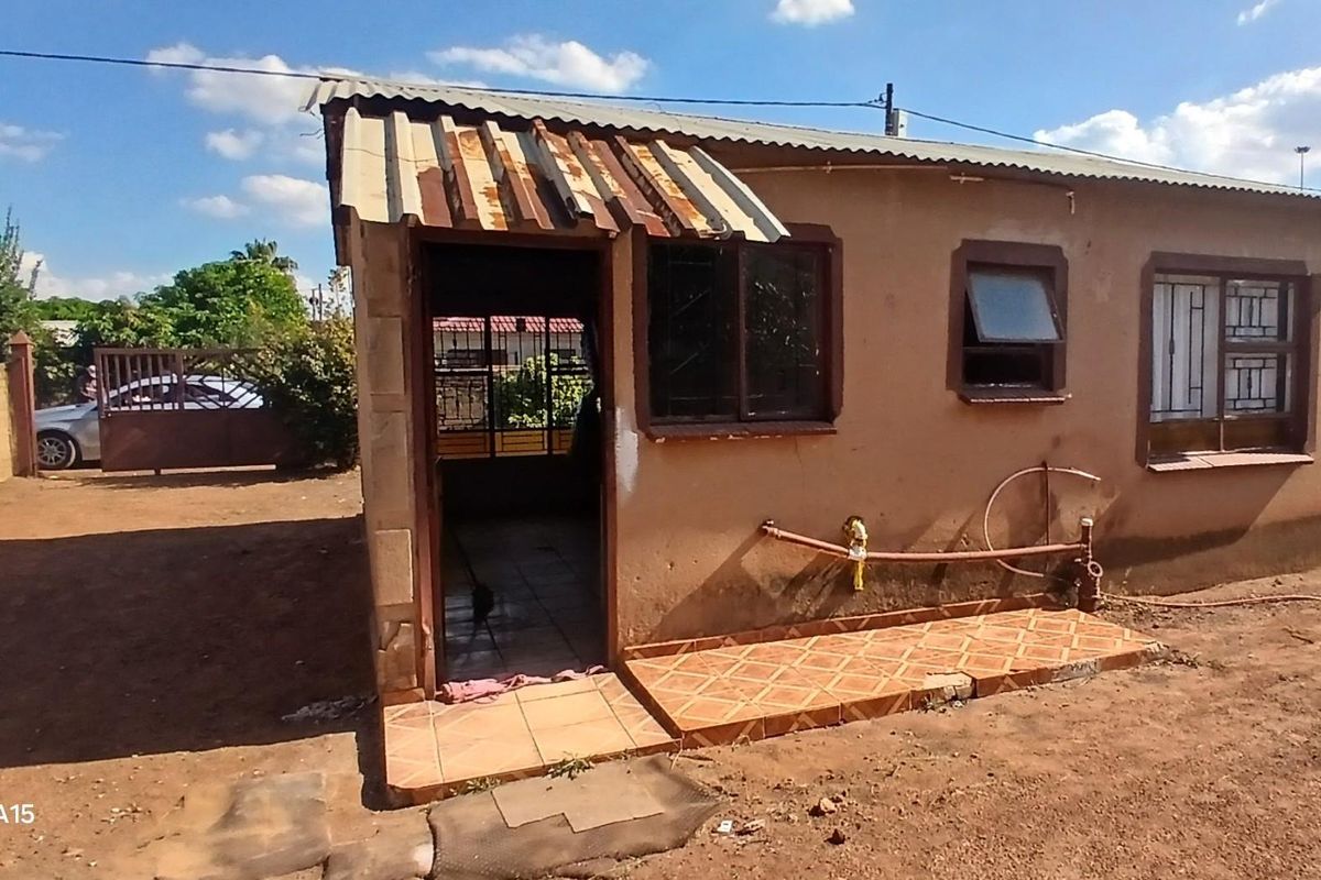 Investor's Collection in Soshanguve - Photo 2