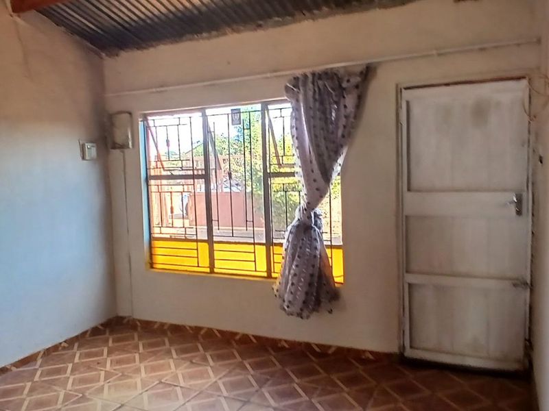 Investor's Collection in Soshanguve - Photo 5
