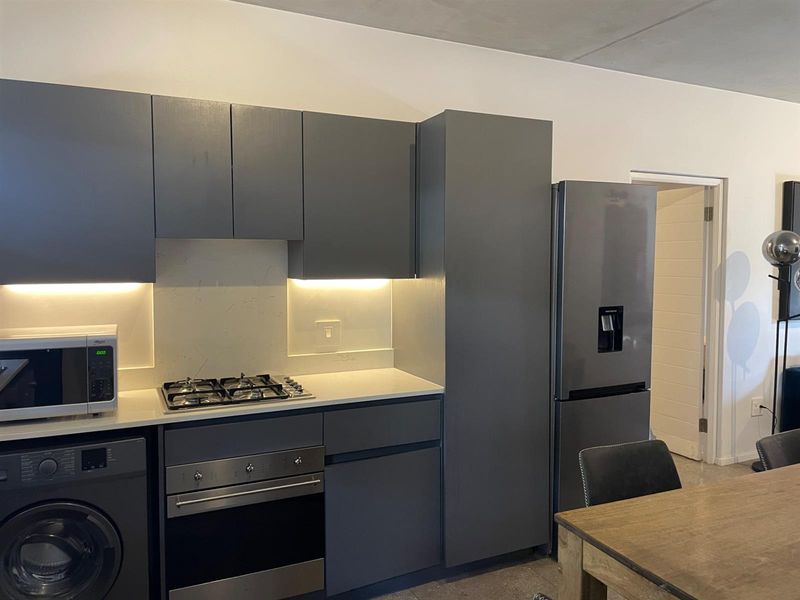 Fully Furnished 1 Bedroom Apartment To Rent in Hyde Park, Sandton - Photo 3