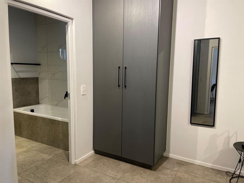 Fully Furnished 1 Bedroom Apartment To Rent in Hyde Park, Sandton - Photo 6