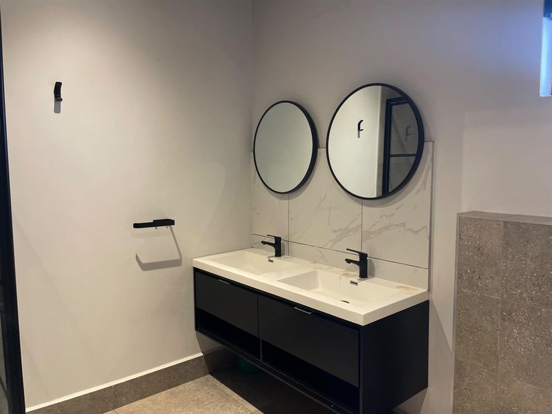 Fully Furnished 1 Bedroom Apartment To Rent in Hyde Park, Sandton - Photo 7