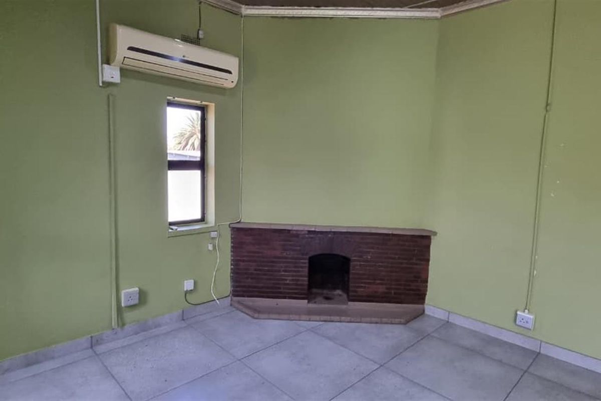 Spacious Family Haven with Income Potential in Sought-After Suburb! - Photo 4