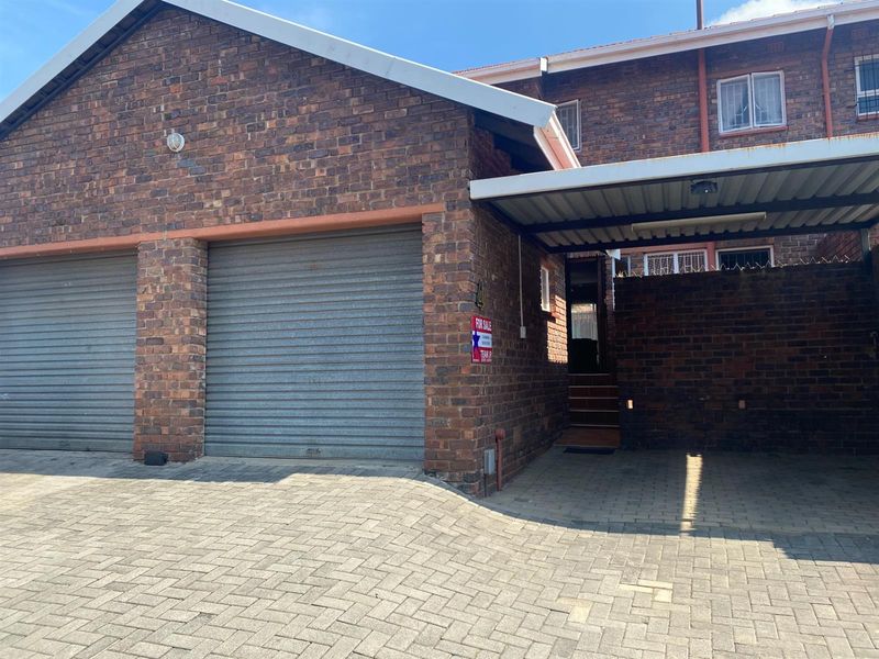 Townhouse For Sale in Birchleigh, Kempton Park - Photo 1