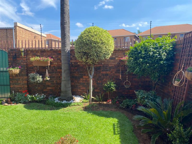 Townhouse For Sale in Birchleigh, Kempton Park - Photo 4