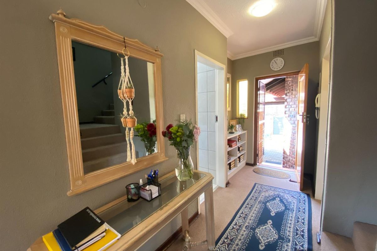Townhouse For Sale in Birchleigh, Kempton Park - Photo 5
