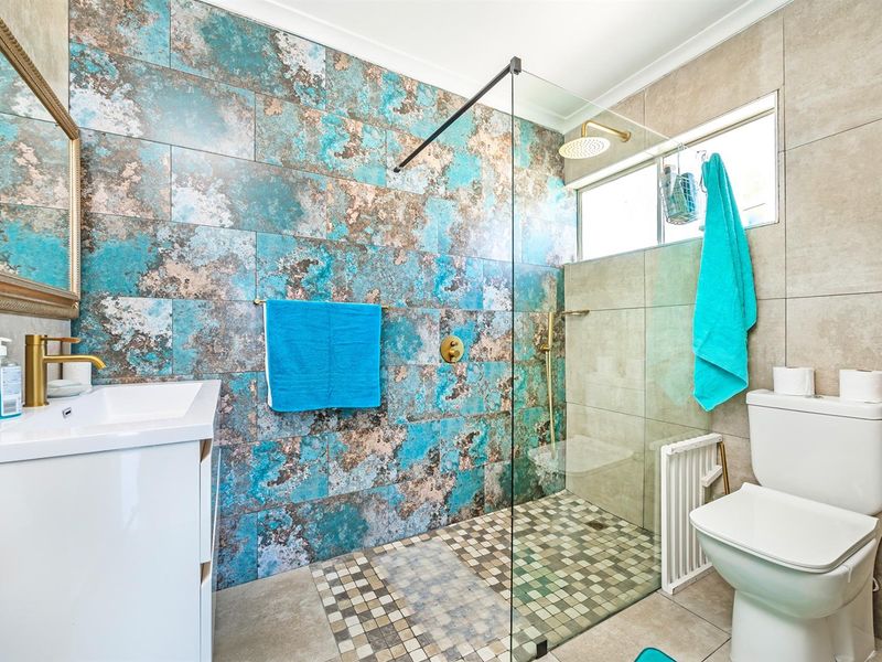 Modern ,Elegant 3-Bedroom Penthouse Beach Front Apartment - Airbnb Allowed - Photo 8