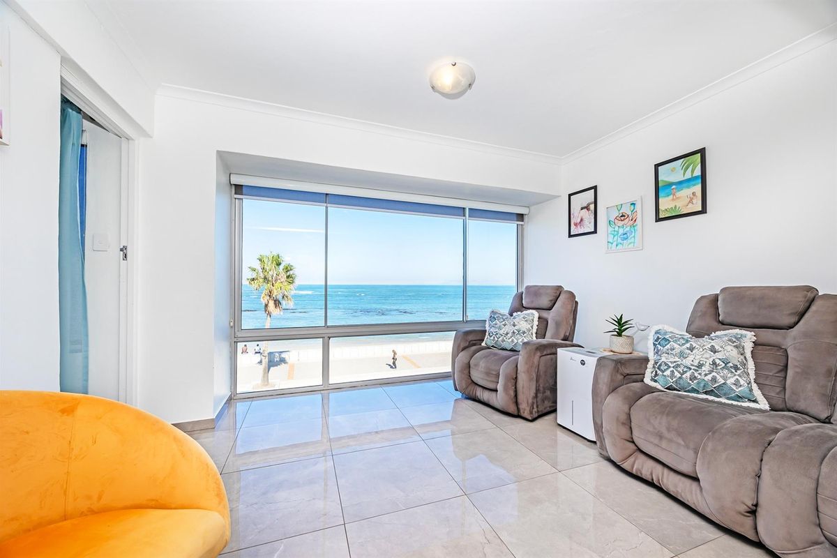 Modern ,Elegant 3-Bedroom Penthouse Beach Front Apartment - Airbnb Allowed - Photo 2