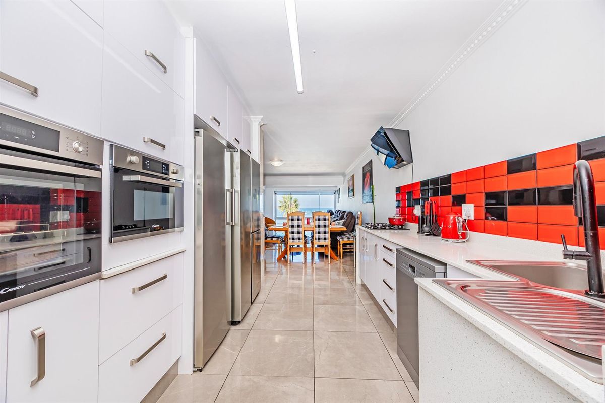 Modern ,Elegant 3-Bedroom Penthouse Beach Front Apartment - Airbnb Allowed - Photo 4