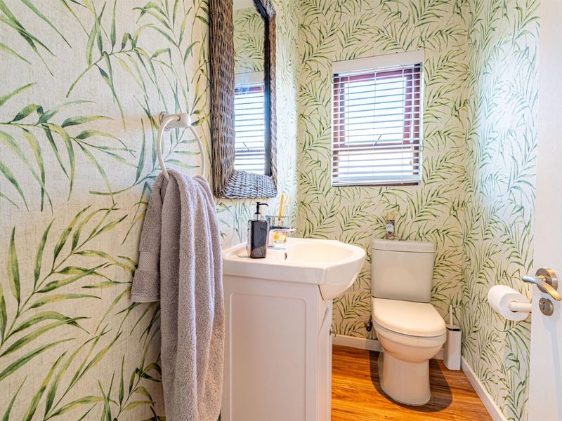 ULTRA-MODERN LIVING WITH FULLY INTEGRATED BACKUP SYSTEMS AND ENTERTAINER’S DREAM FEATURES - Photo 10