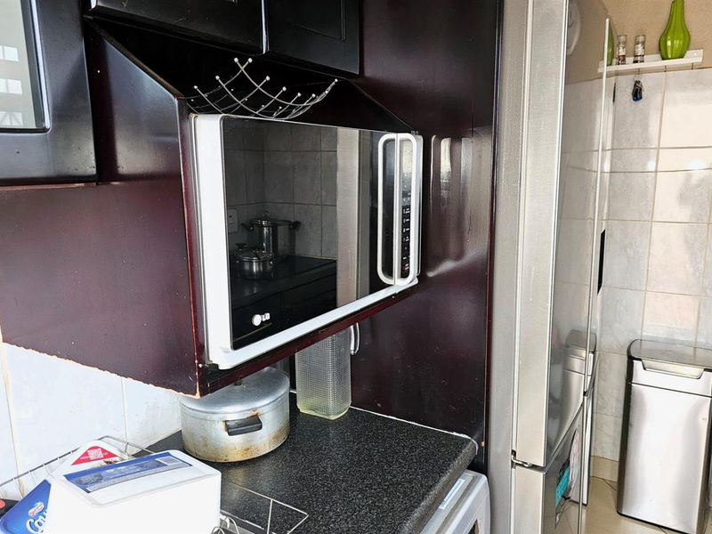 2 Bedroom Family Home To Rent in Riverlea, Johannesburg - Photo 7